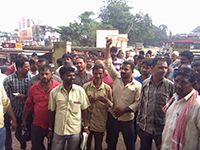 ಬದಲಿ ವ್ಯವಸ್ಥೆಗೆ ಆಗ್ರಹಿಸಿ ವ್ಯಾಪಾರಿಗಳ ಧರಣಿ: ಎಪಿಎಂಸಿ ಪ್ರಾಂಗಣದಲ್ಲಿ ವ್ಯಾಪಾರವಿಲ್ಲ